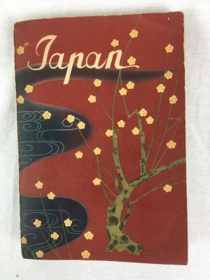 Kleiner Fuehrer durch Japan. Mit besondererm Hinweis auf Geschichte, Gewerbetaetigkeit, Erziehung, Kunst, Sitten und Gebraeuche usw. Tokyo, 1936..