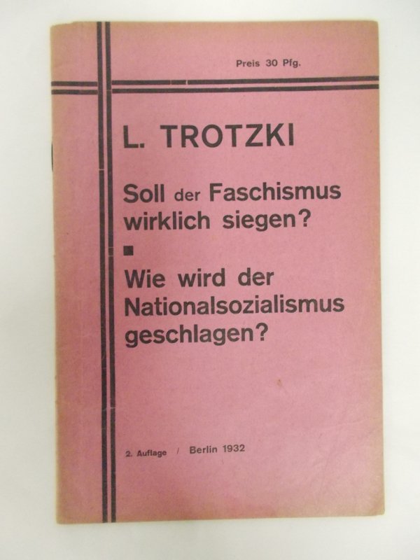 Soll der Faschismus wirklich siegen? Wie wird der Nationalsozialismus geschlagen? 2. Auflage. Berlin, A. Grylewicz, 1932.