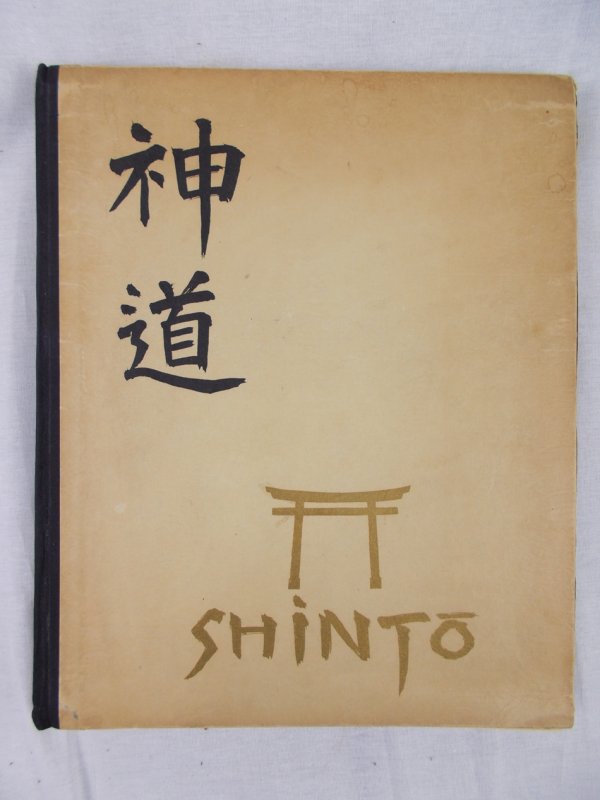 Shin-to. Der Weg der Goetter in Japan / Shin-To. The Way of the Gods in Japan. Bonn, Leipzig: Kurt Schroeder, 1923.