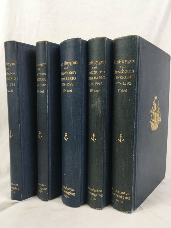 Itinerario, voyage ofte Schipvaert van Jan Huygen van Linschoten, Naer Oost ofte Portugaels Indien 1579 - 1592. 5 vols set. 1910-1939, S-Gravenhage, Martinus Nijhoff, Linschoten-Vereeniging.